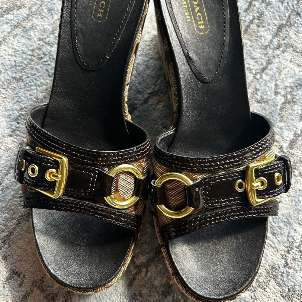 Coach Beige Jacquard Wedges Gold Buckles Brown - Picture 3 of 8